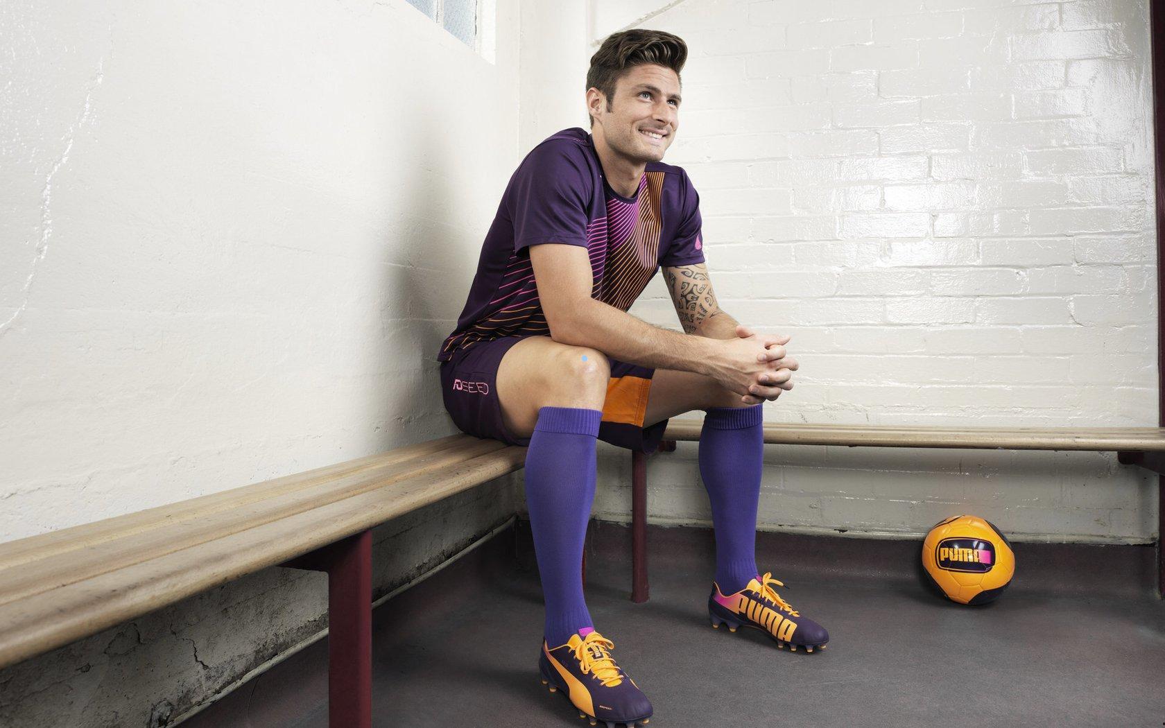 前国际米兰主帅斯特拉马乔尼高度评价阿坎吉，强调球队亟需强化右后卫防线