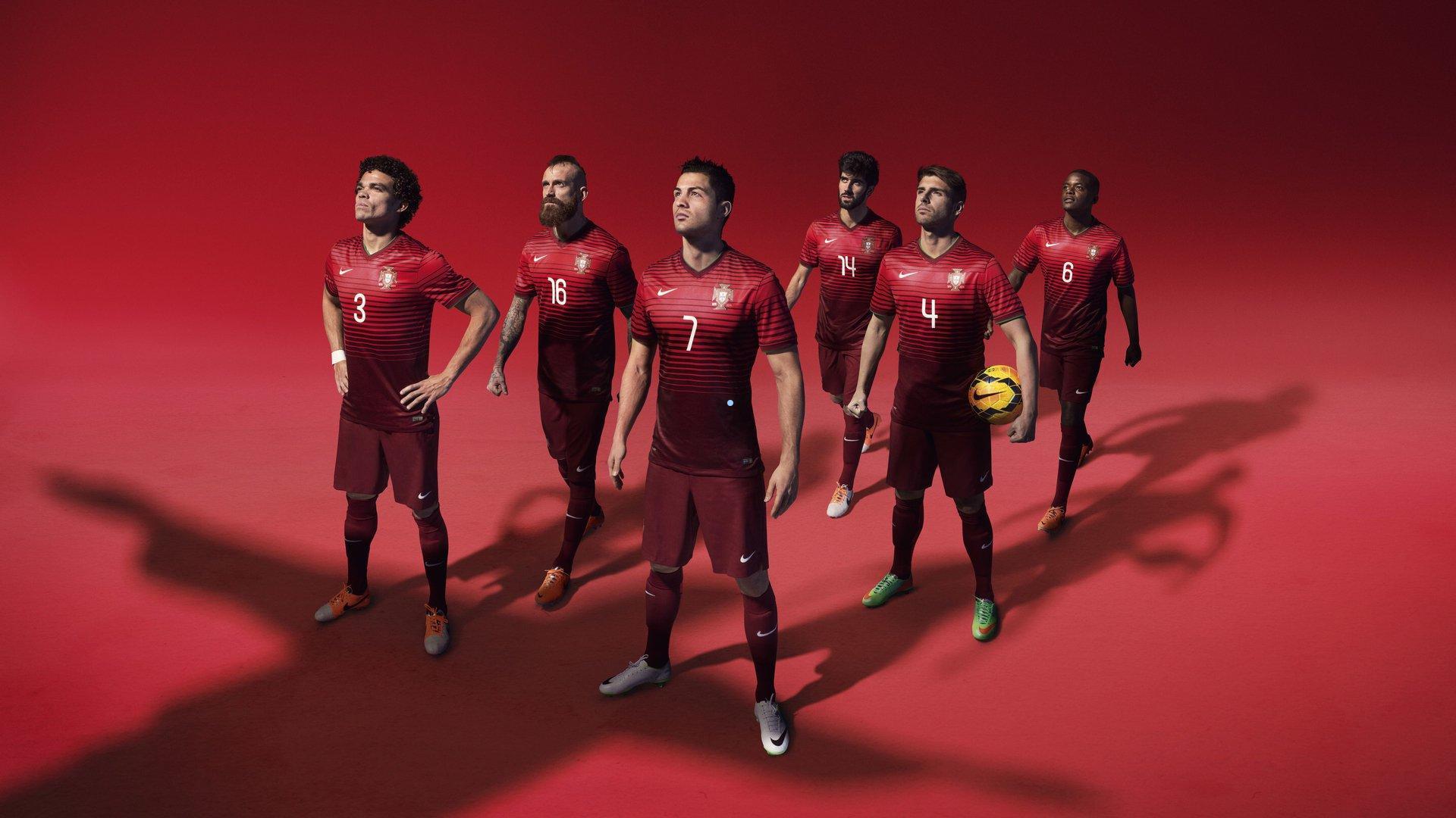 足球魔法夜，罗纳尔迪尼奥惊喜亮相室内五人制赛场